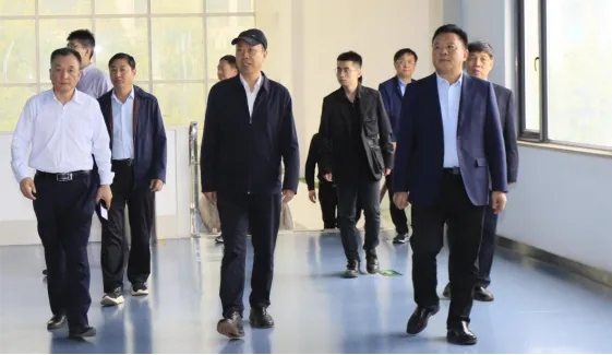 中國工程院院士任發(fā)政蒞臨花花牛乳業(yè)集團調(diào)研指導工作 中國工程院院士任發(fā)政蒞臨花花牛乳業(yè)集團調(diào)研指導工作