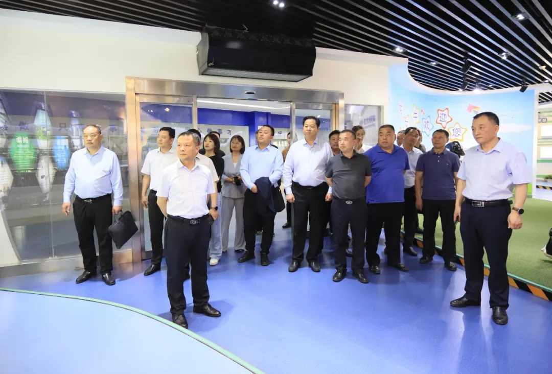 供銷聯(lián)動，創(chuàng)新共贏丨河南農(nóng)投集團內(nèi)部業(yè)務(wù)協(xié)同交流會在花花牛乳業(yè)集團順利召開