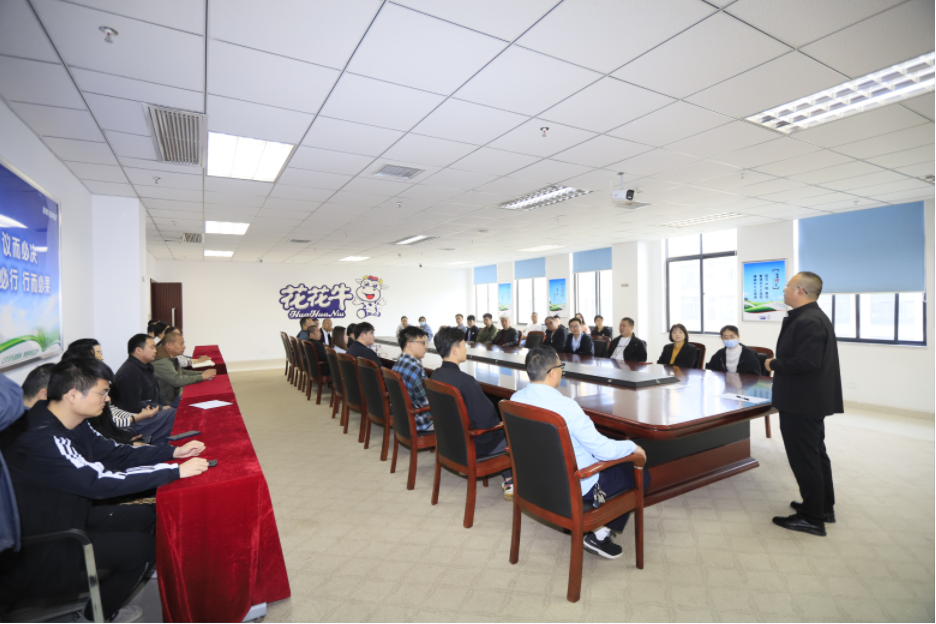 增強(qiáng)消防意識(shí)，筑牢安全底線丨花花牛乳業(yè)集團(tuán)組織消防應(yīng)急演練