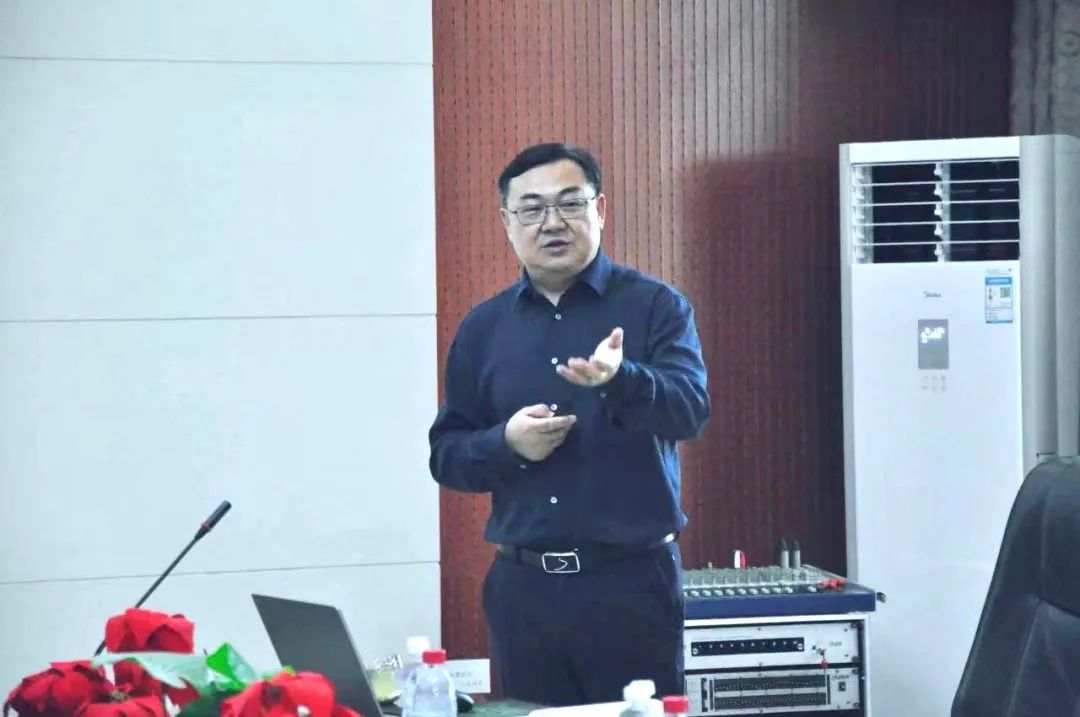 花花牛丨國家奶牛產業(yè)技術體系首席科學家、中國農業(yè)大學教授李勝利一行蒞臨花花牛魯山瑞亞參觀調研