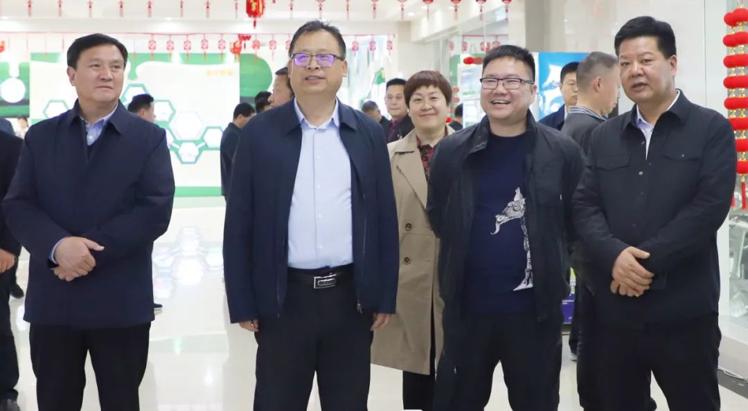 花花牛丨駐馬店市遂平縣政協(xié)黨組書記、主席張衛(wèi)東一行蒞臨花花牛魯山瑞亞牧場參觀