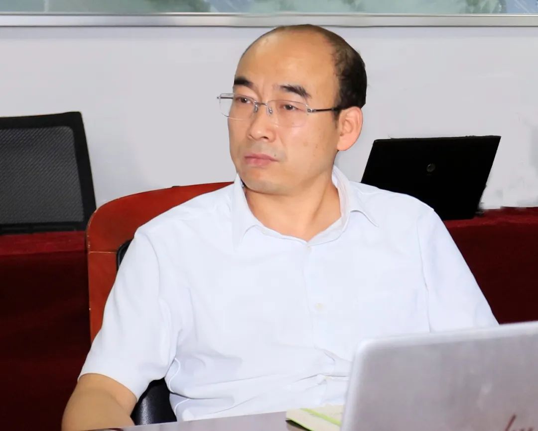 花花牛乳業(yè)集團(tuán)召開10月份營銷工作會(huì)議 花花牛乳業(yè)集團(tuán)召開10月份營銷工作會(huì)議