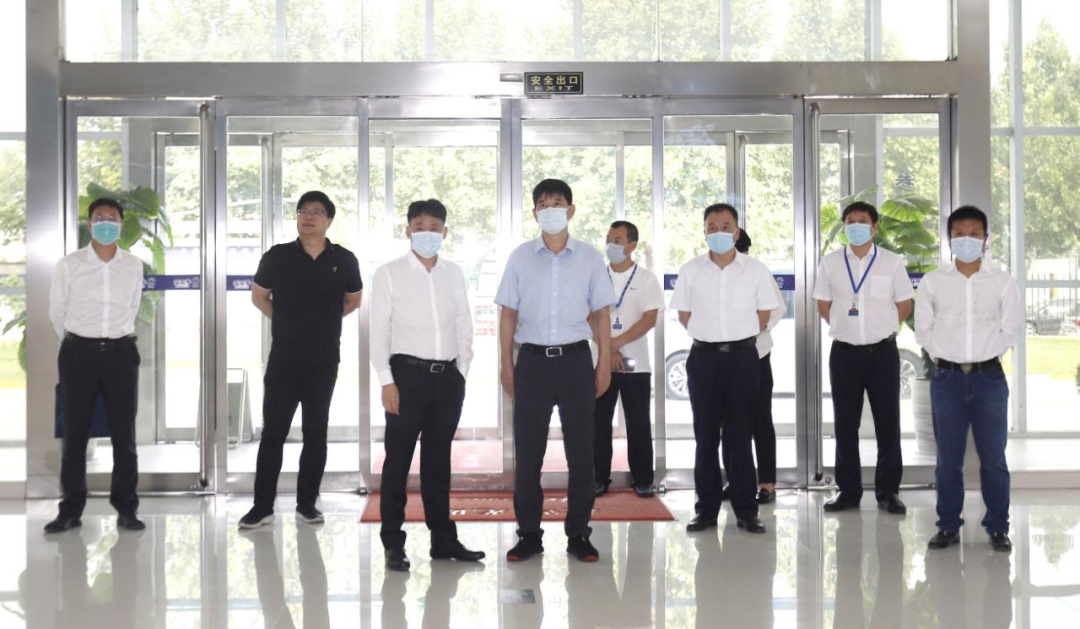 快訊丨河南省人民政府國有資產(chǎn)監(jiān)督管理委員會副主任劉銀志蒞臨花花牛乳業(yè)集團(tuán)參觀座談 快訊丨河南省人民政府國有資產(chǎn)監(jiān)督管理委員會副主任劉銀志蒞臨花花牛乳業(yè)集團(tuán)參觀座談