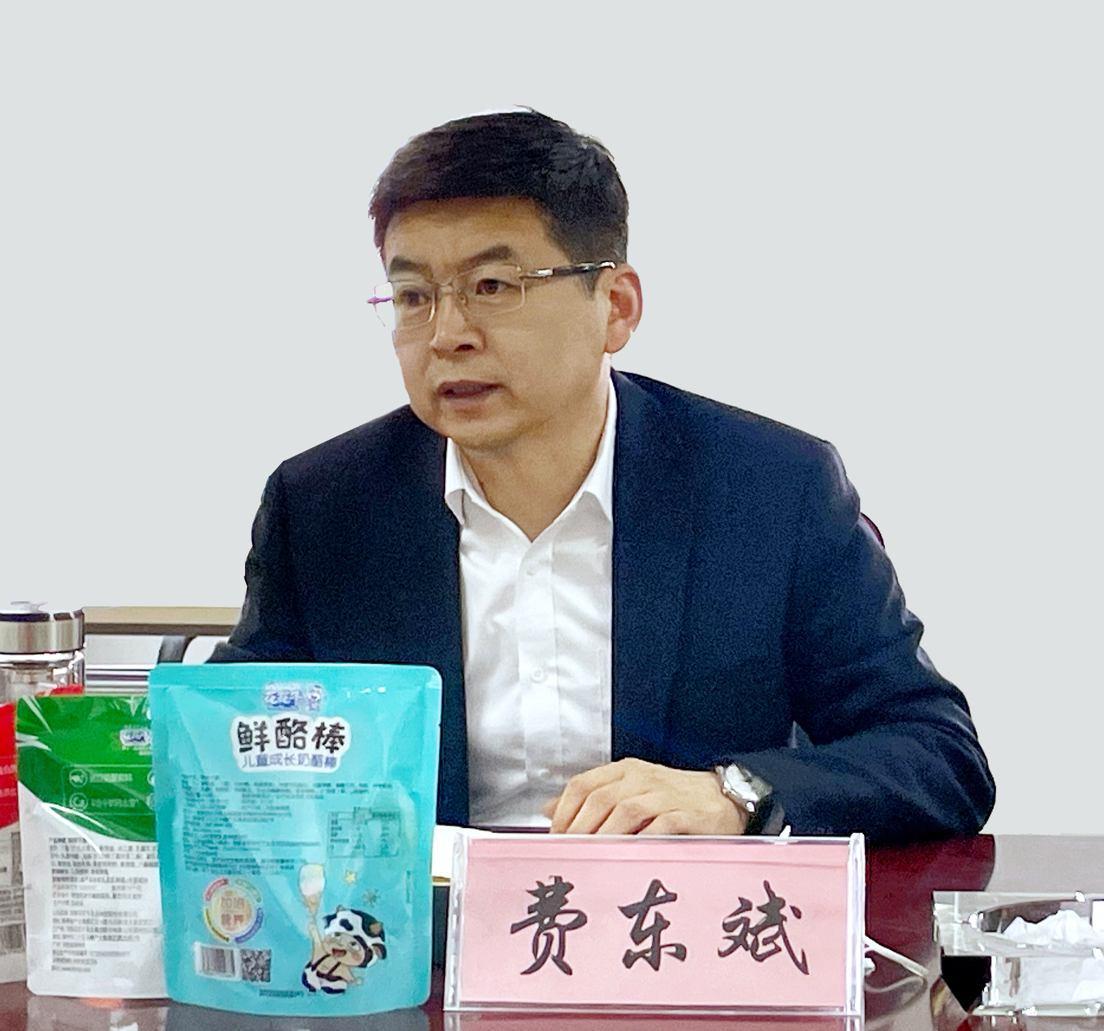 河南省委常委、副省長(zhǎng)費(fèi)東斌蒞臨 花花牛乳業(yè)集團(tuán)調(diào)研