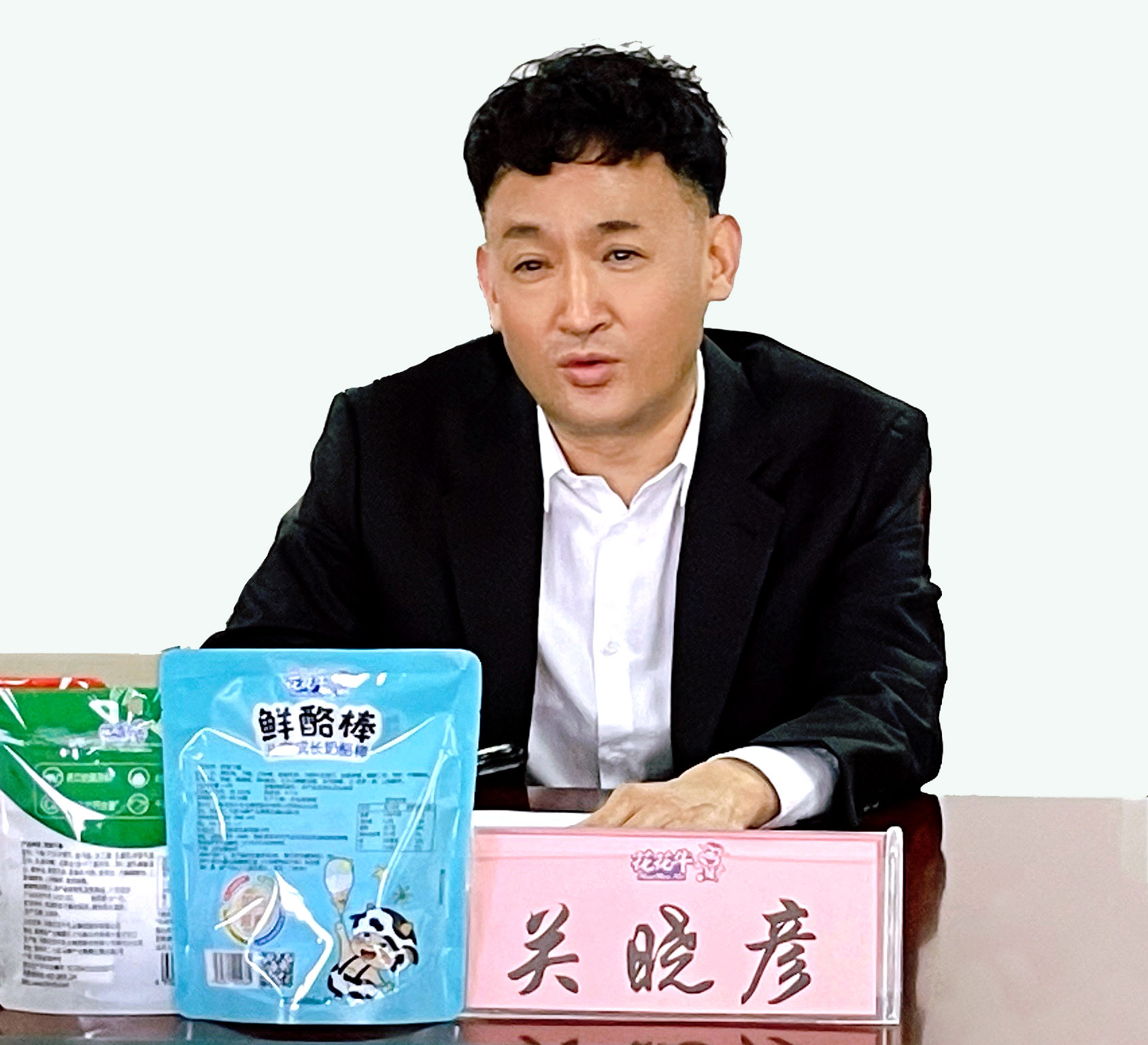 河南省委常委、副省長(zhǎng)費(fèi)東斌蒞臨 花花牛乳業(yè)集團(tuán)調(diào)研