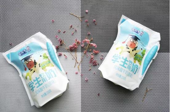 花花牛首款愛克林低溫學(xué)生飲用酸牛奶上市啦?。?！