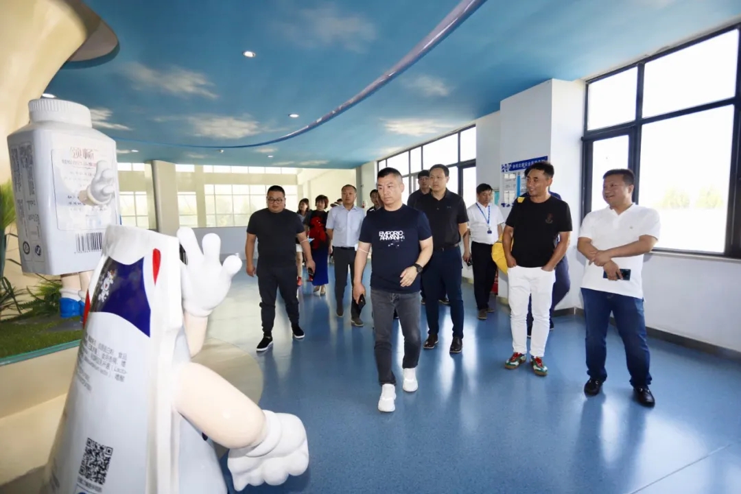 快訊 | 長(zhǎng)江商學(xué)院智能制造學(xué)會(huì)走進(jìn)花花牛乳業(yè)集團(tuán) 快訊 | 長(zhǎng)江商學(xué)院智能制造學(xué)會(huì)走進(jìn)花花牛乳業(yè)集團(tuán)