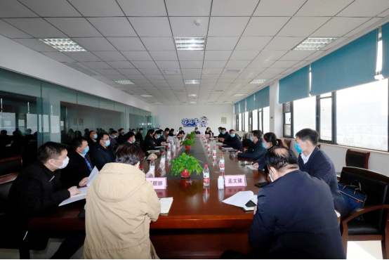 省委統(tǒng)戰(zhàn)部副部長張紅林一行蒞臨花花牛乳業(yè)集團 調研復工復產暨二七區(qū)民營經濟發(fā)展工作座談會 省委統(tǒng)戰(zhàn)部副部長張紅林一行蒞臨花花牛乳業(yè)集團 調研復工復產暨二七區(qū)民營經濟發(fā)展工作座談會