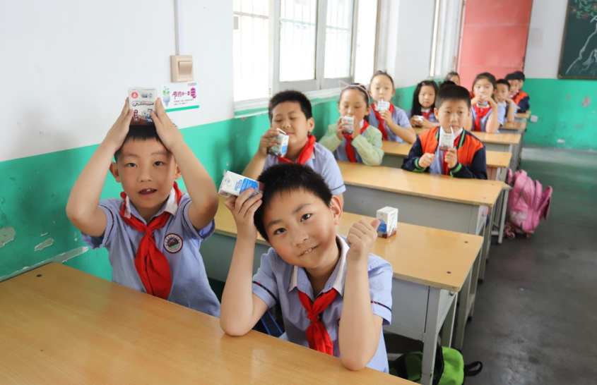 花花牛|六一關(guān)愛兒童，讓愛灑滿人間