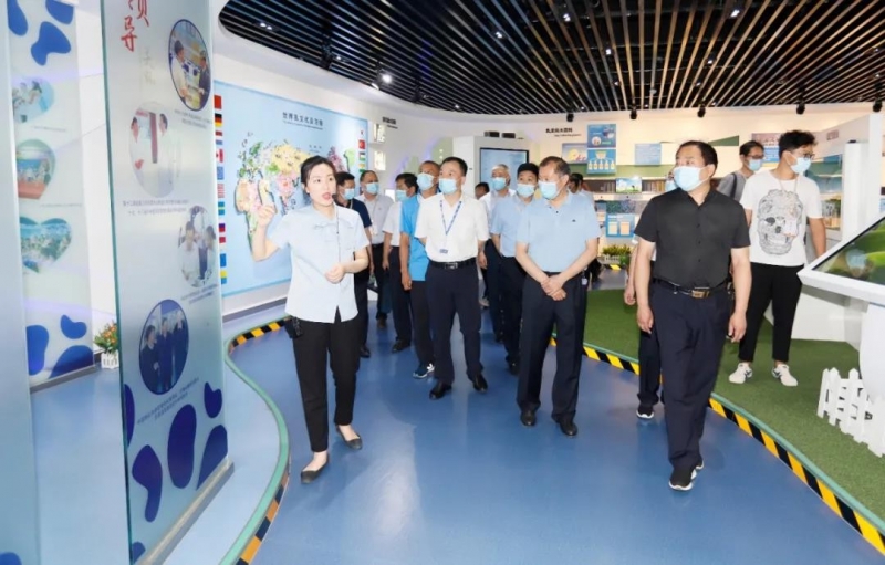 鄭州市安全生產(chǎn)雙重預防體系建設現(xiàn)場觀摩會在花花牛乳業(yè)集團鄭州分公司召開