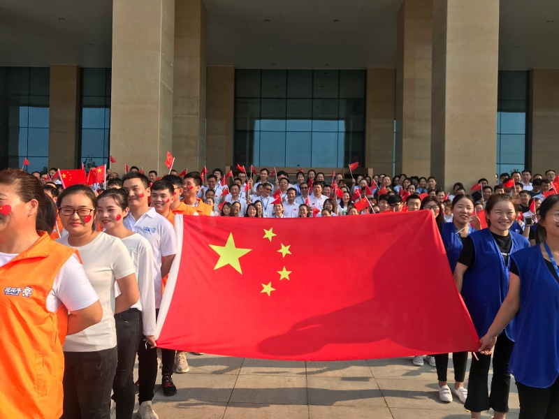 花花牛 唱紅歌 祝福我的國?。?！